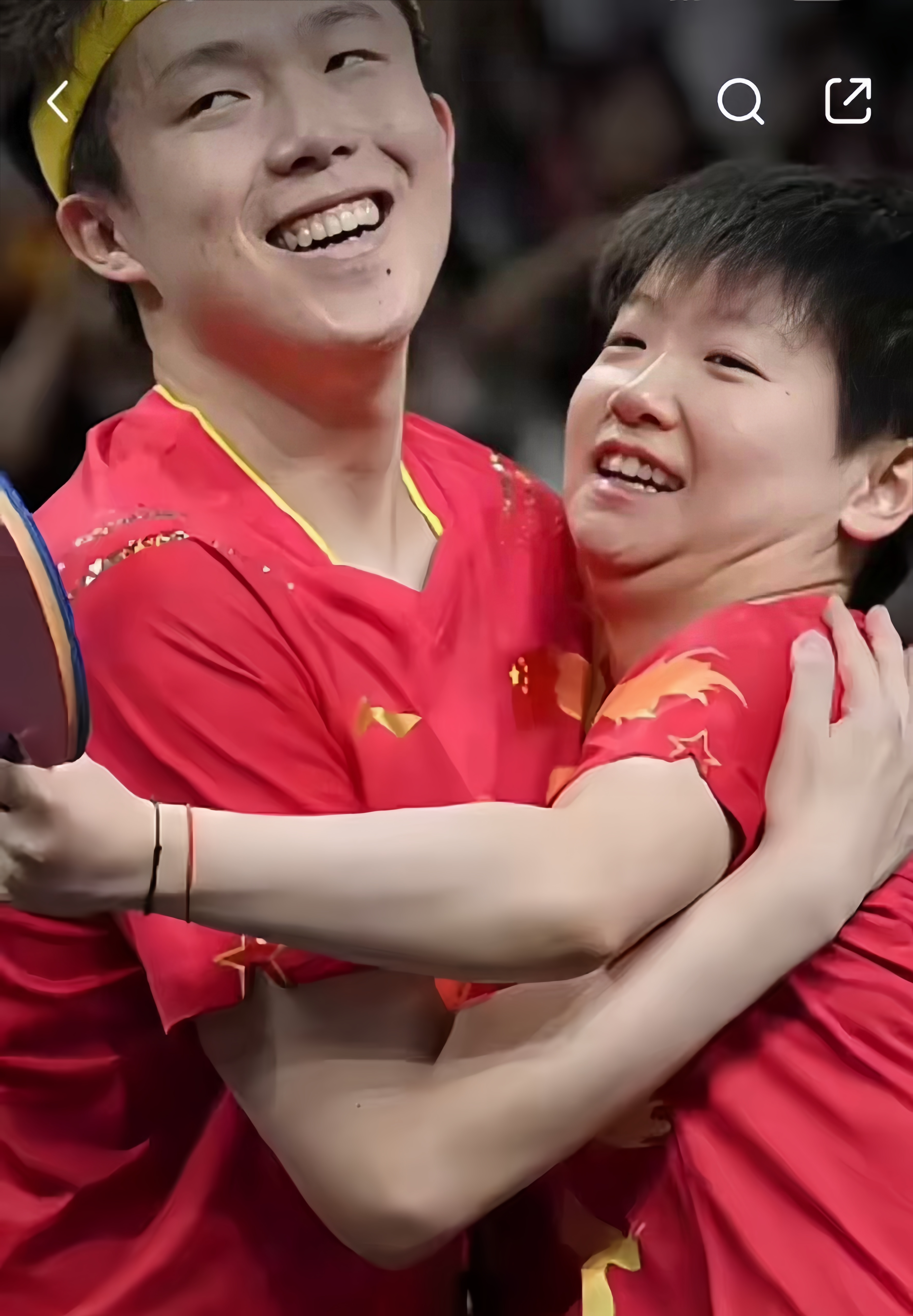 除父母之外,孙颖莎与王楚钦之间的感情难以简单用友情或爱情定义,亦非