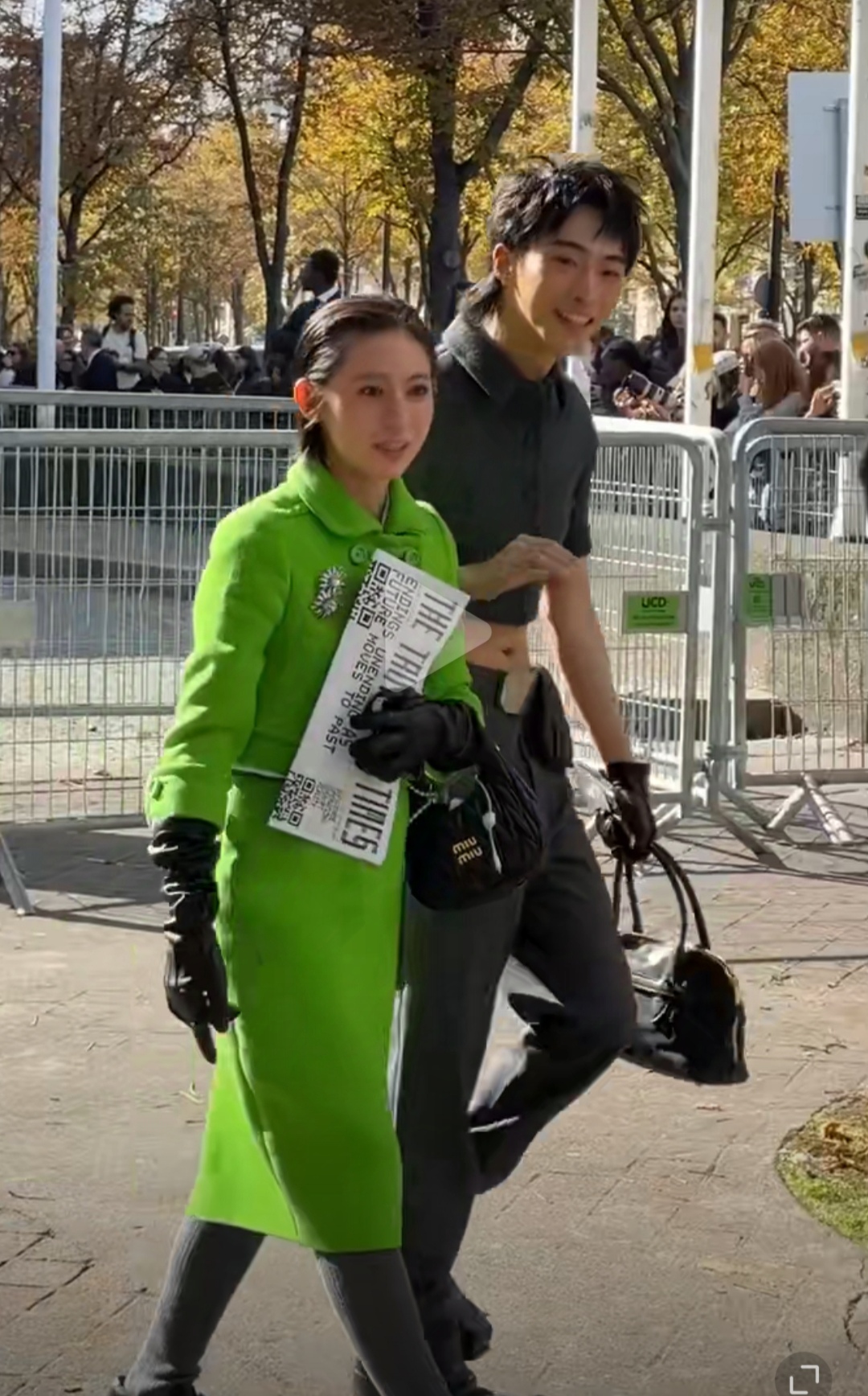 伊能静儿子恩利穿露脐装引争议