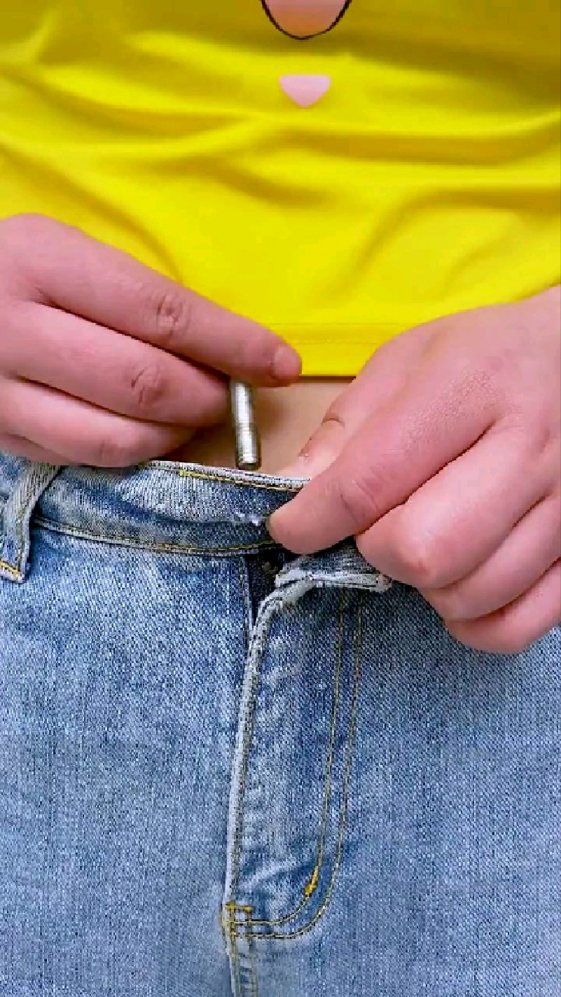 裤子大了不要扔,可以试试这个收腰纽扣