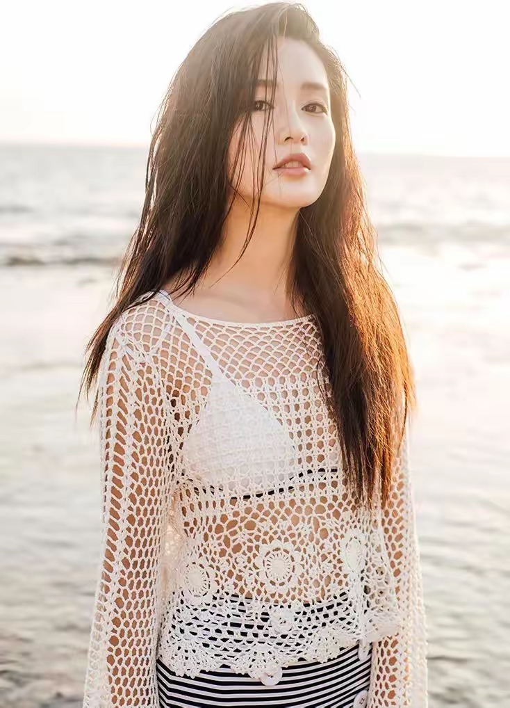 34岁的李沁的一组美照,古典美女绝美颜值,一颦一笑真的太让人喜欢了