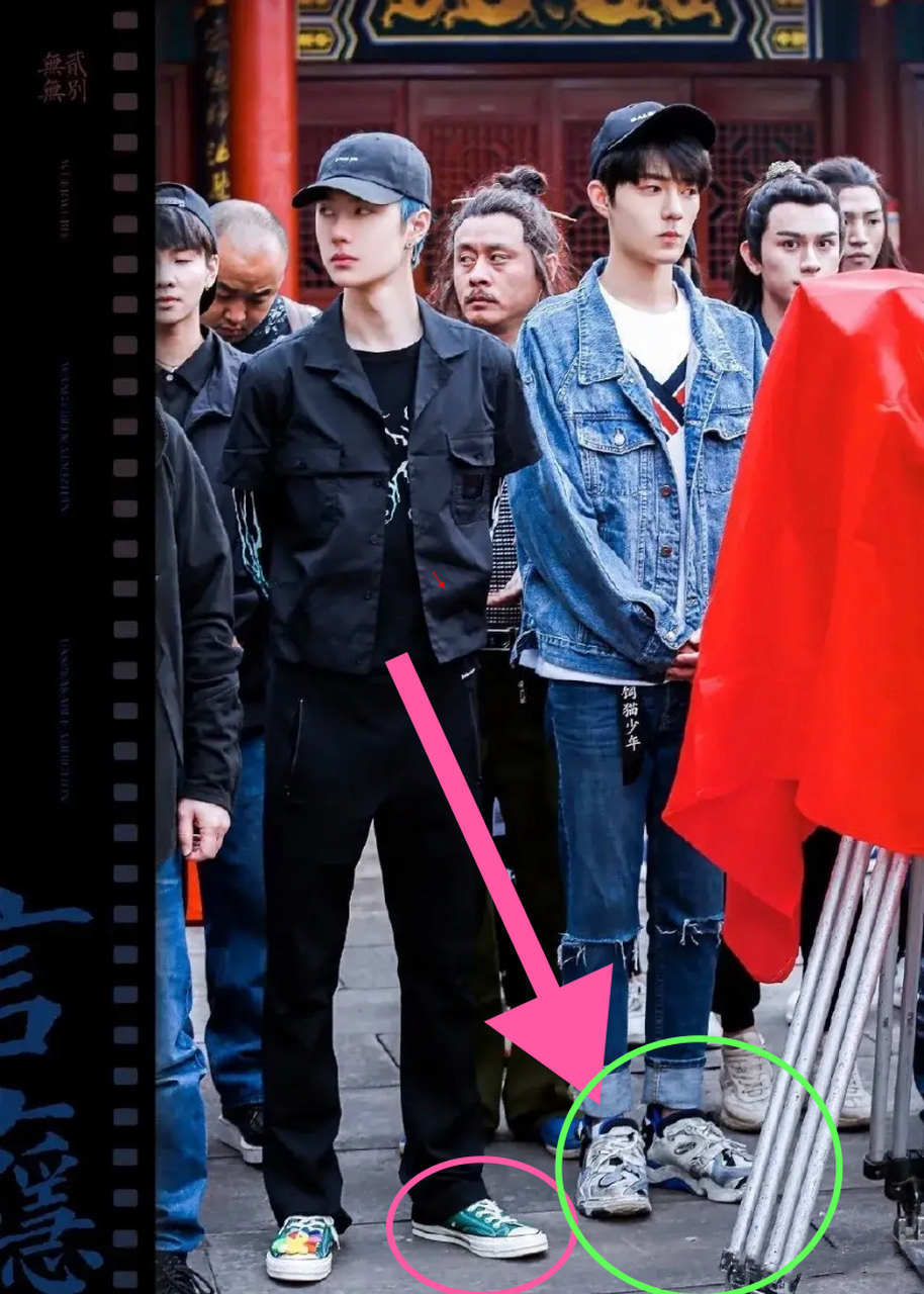 网友说:开机照,左边是王一博,右边是肖战,你觉得谁更帅?