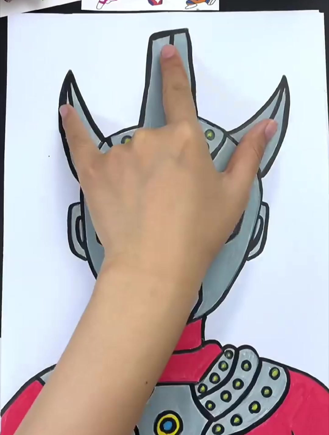 一起来画赛罗奥特曼吧