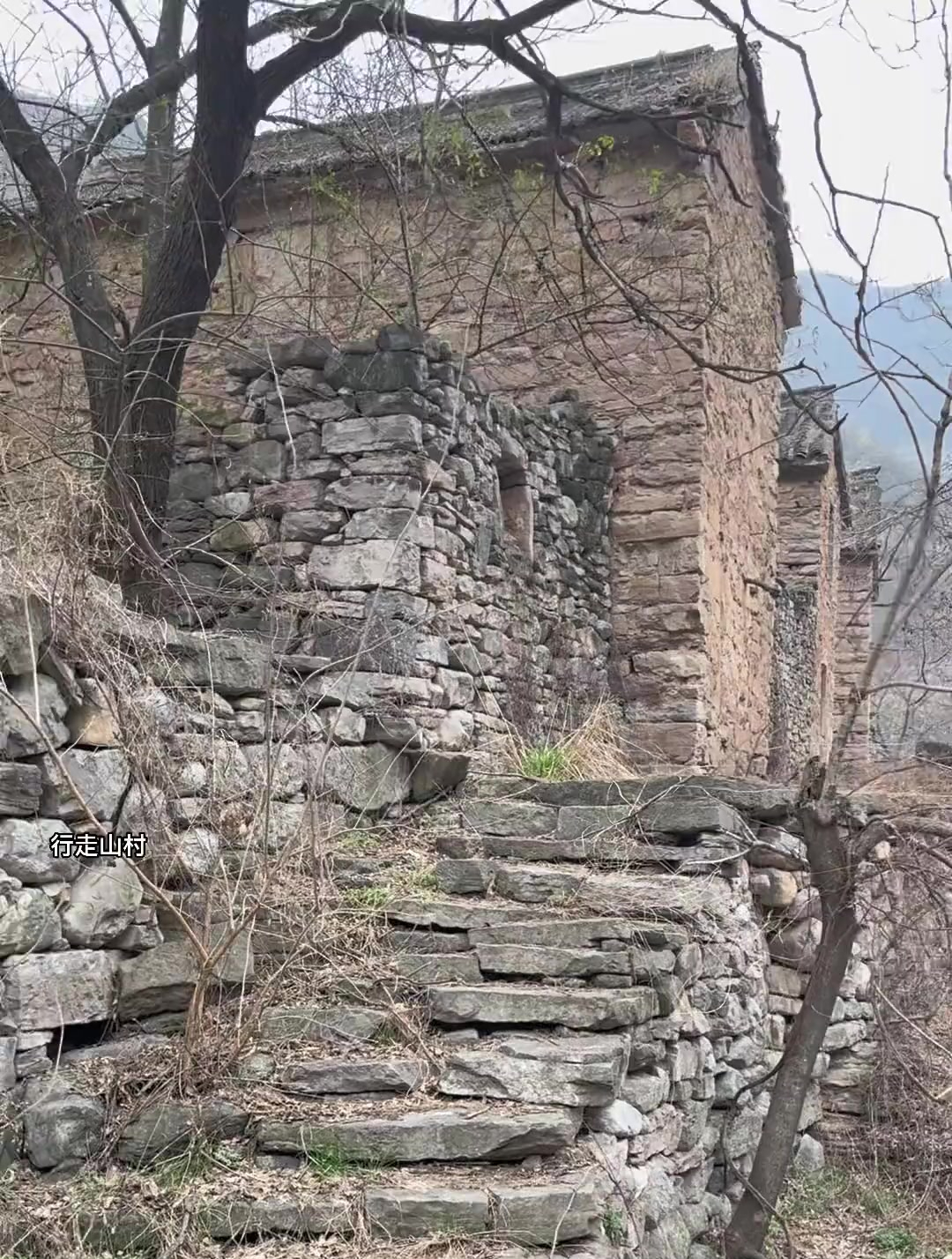 晋城南太行山深处的英旺河无人村,空无一人的古老山村