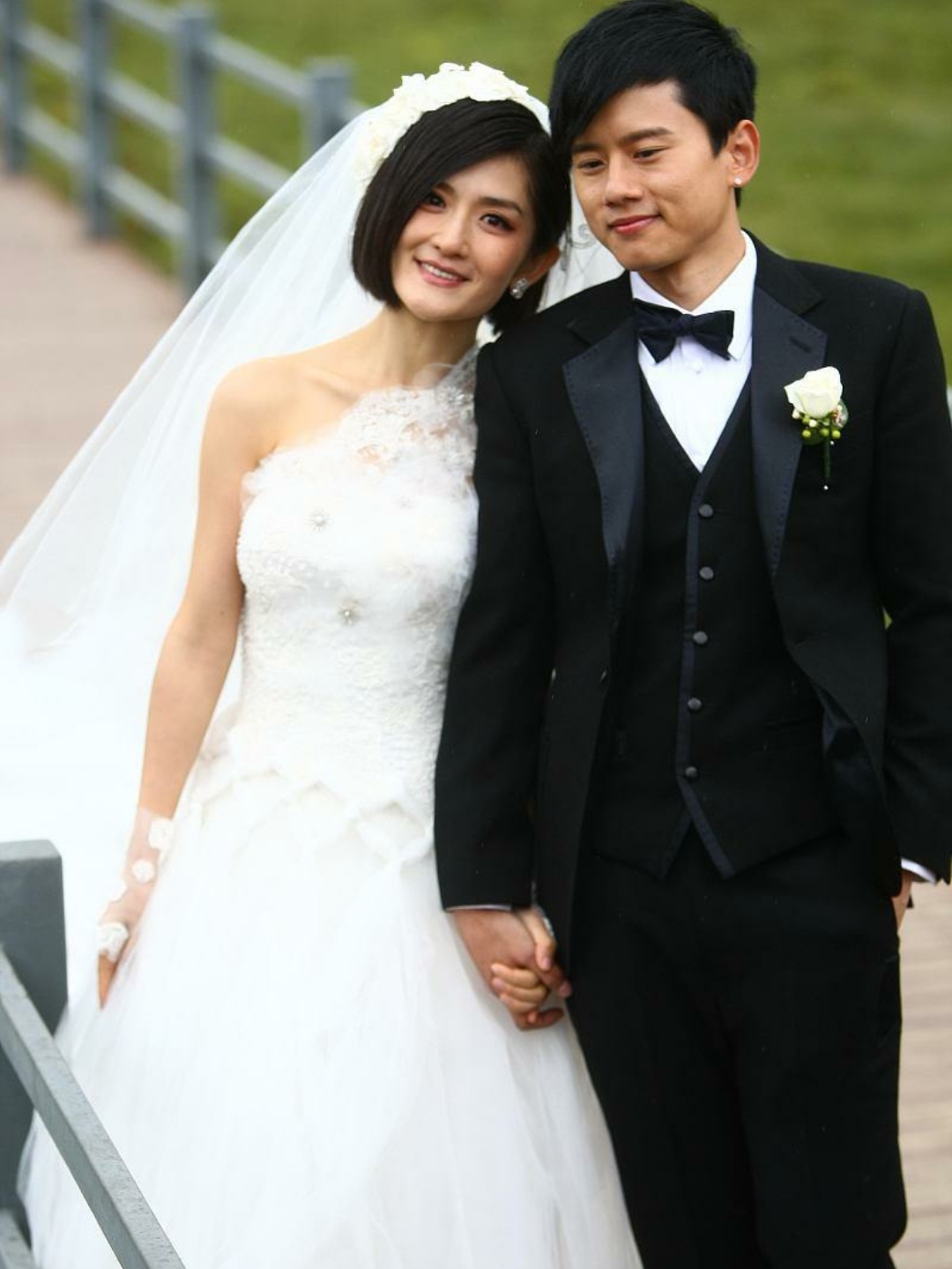 张杰谢娜在长沙北京都有房子,生了双胞胎女儿后,却跑到上海汤臣一品