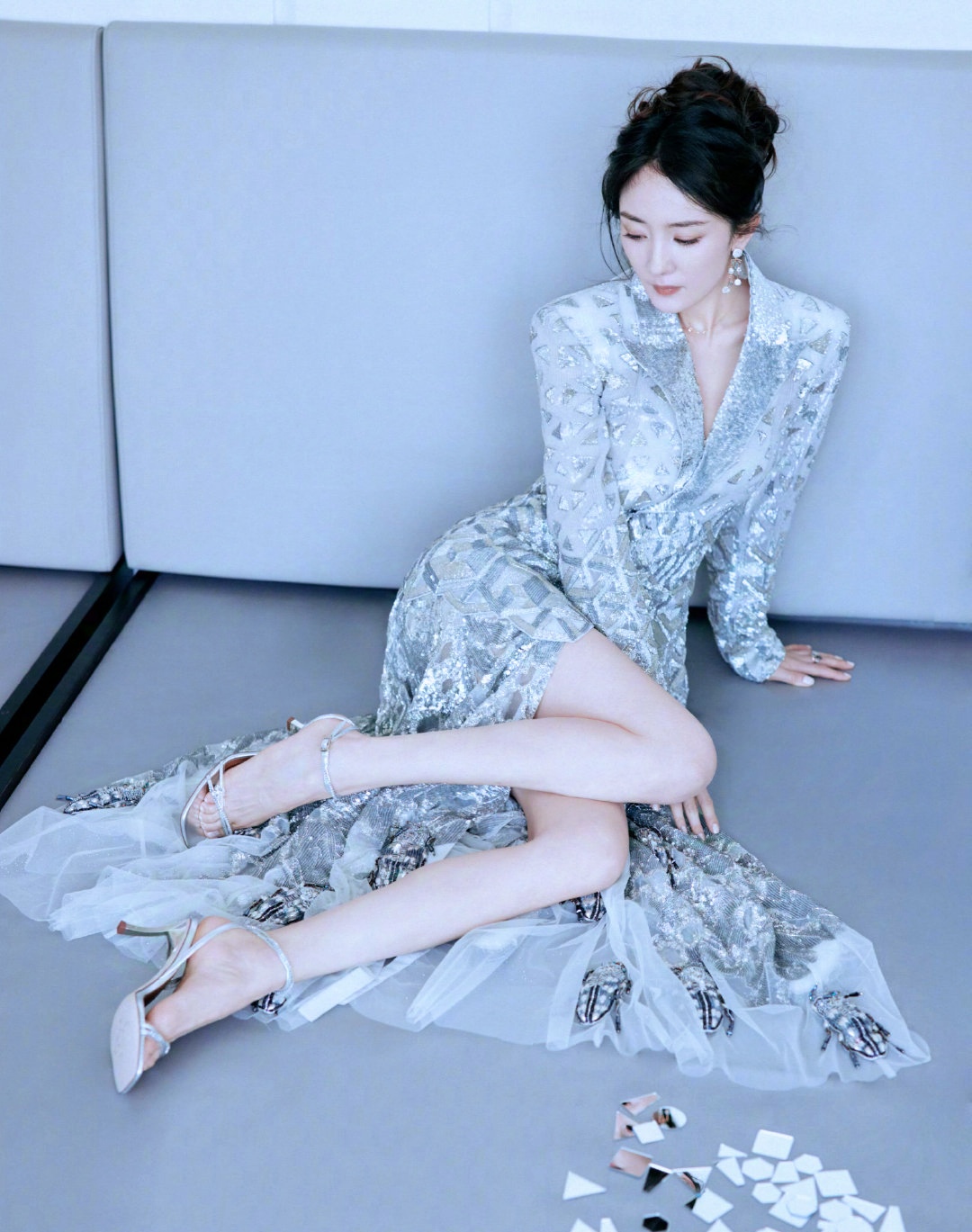 窈窕曼妙的杨幂,貌美如花的容颜,纤瘦高挑的身材,白皙水嫩的大长腿