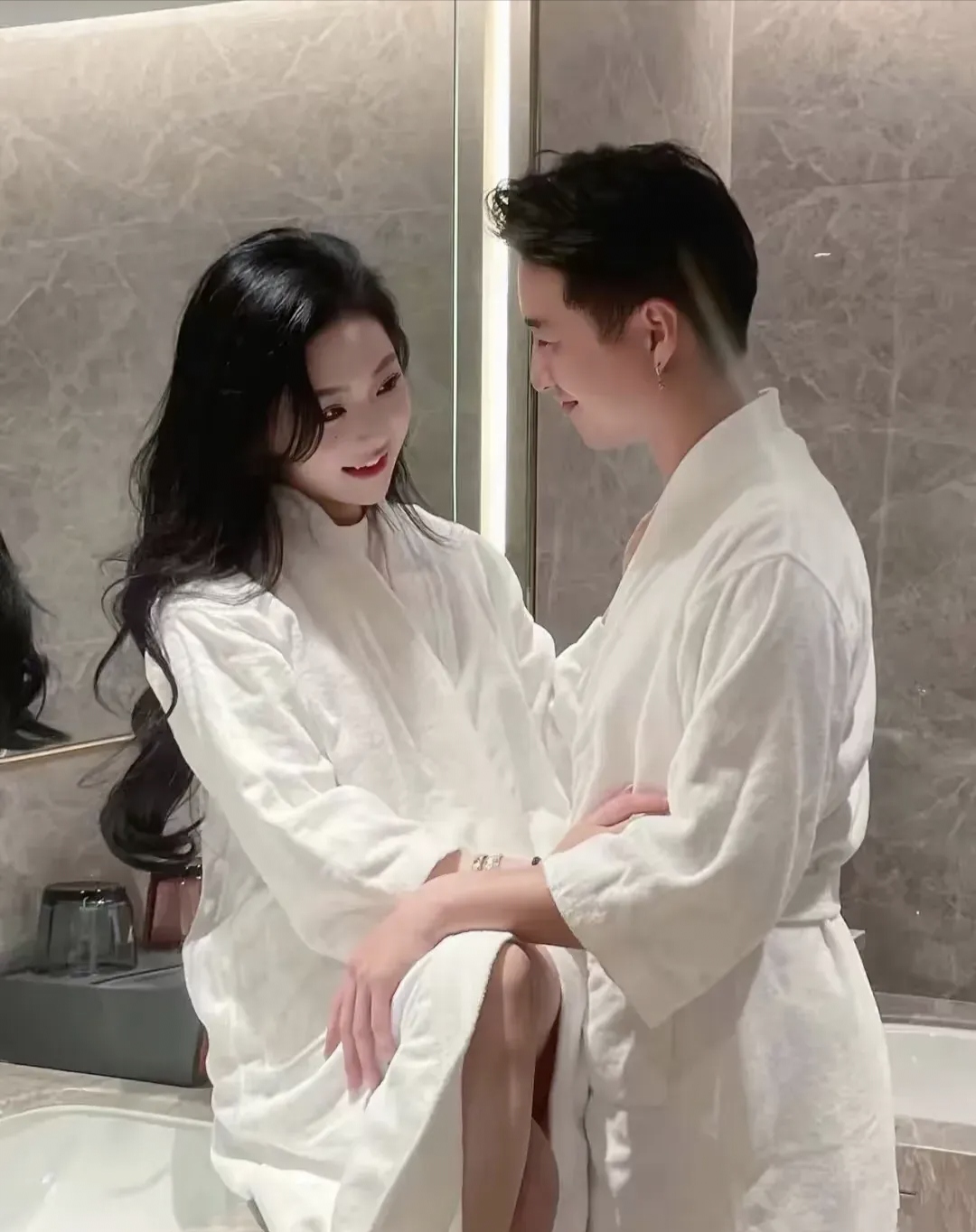 我:她没在家,你快过来睡着了表情包情侣头像污真人 睡觉女茸蛲戆胍 2