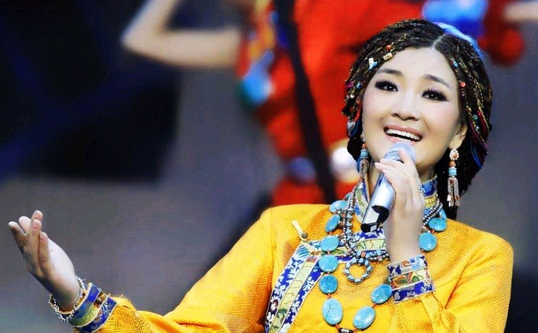 降央卓玛演唱《读你》心灵深处的温柔兑话