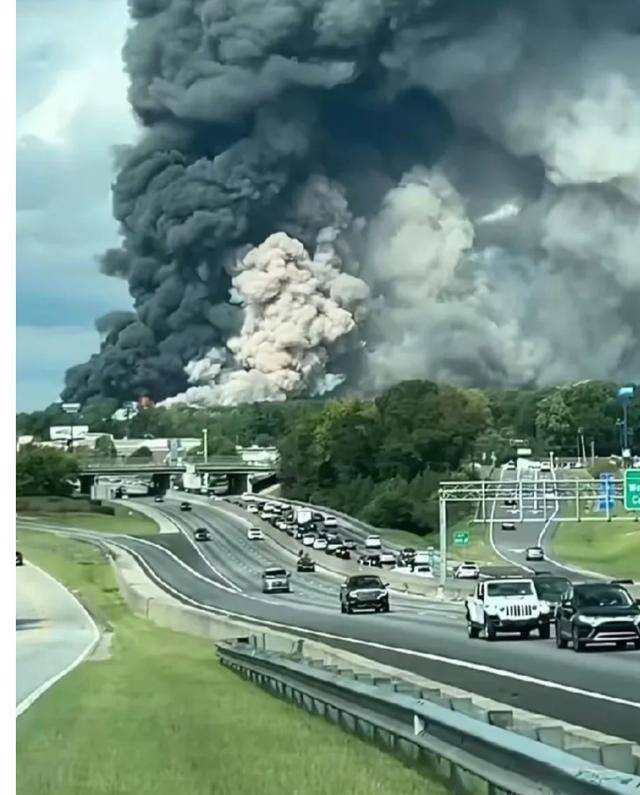 毒医大楼全部爆炸图片