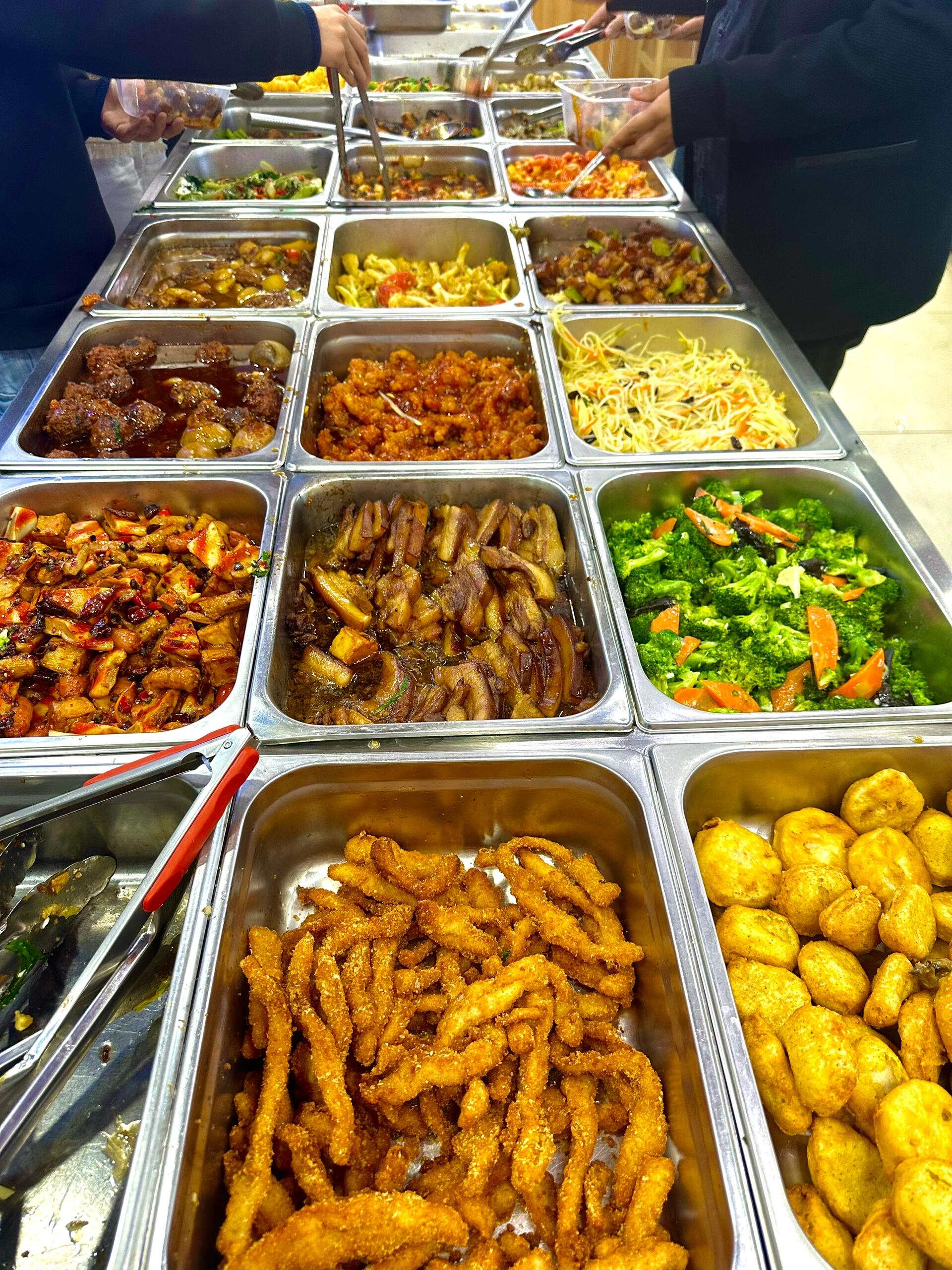 电子厂食堂工作餐