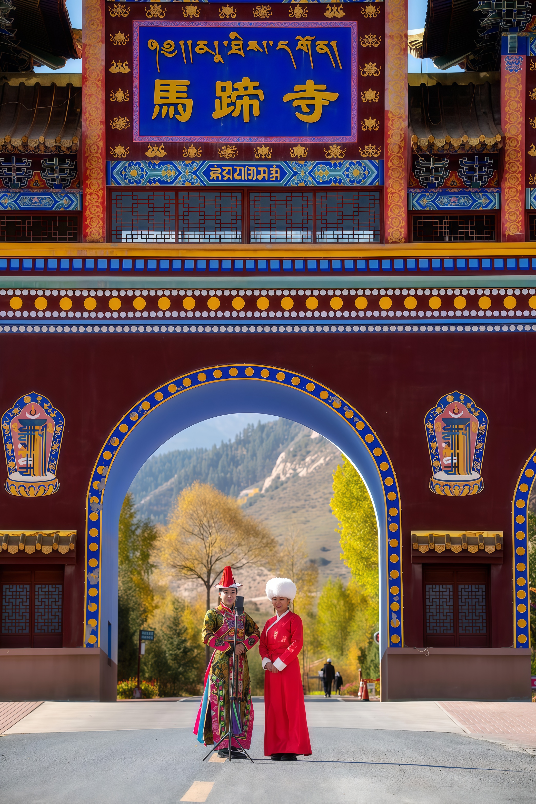 随着车辆缓缓驶入景区,眼前的风景逐渐变得壮丽起来