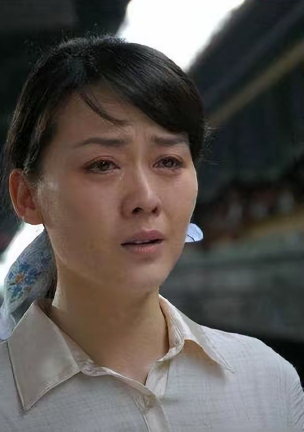 她曾被前夫一巴掌扇到离婚!