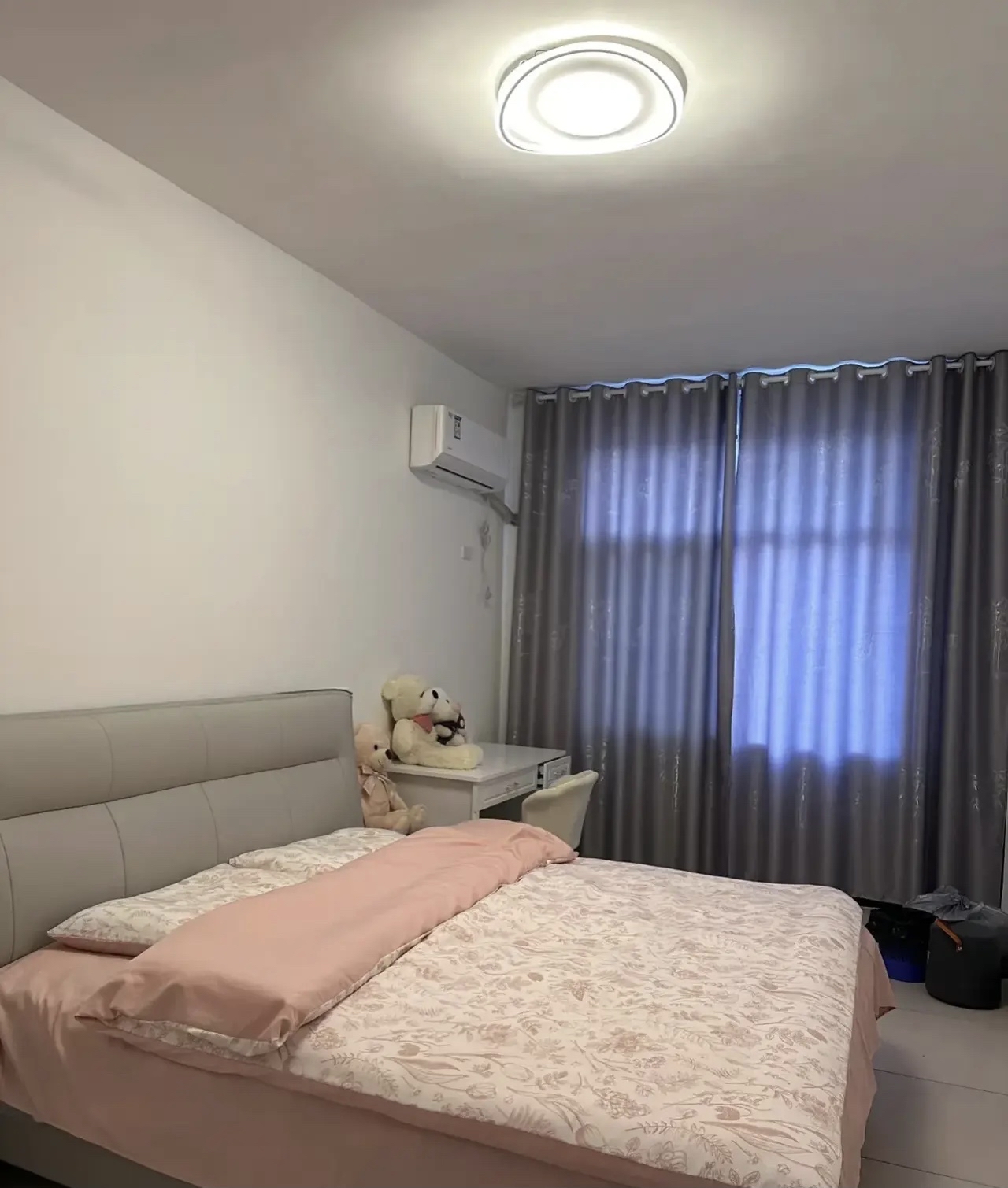 我真的不知蹬⑽允彝计媸嫡掌 女生房间普通图片女生卧室真实图片