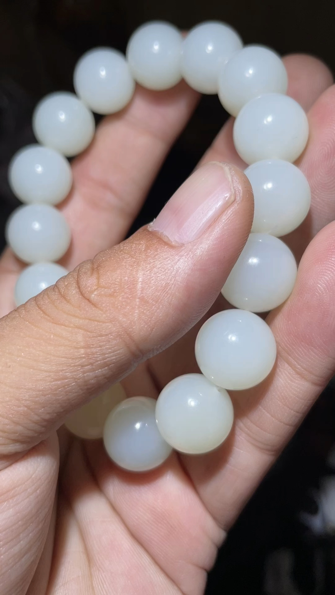 白玉籽料原珠手串14mm,肉质干净,细腻,油润,白度不错管够用保留原皮