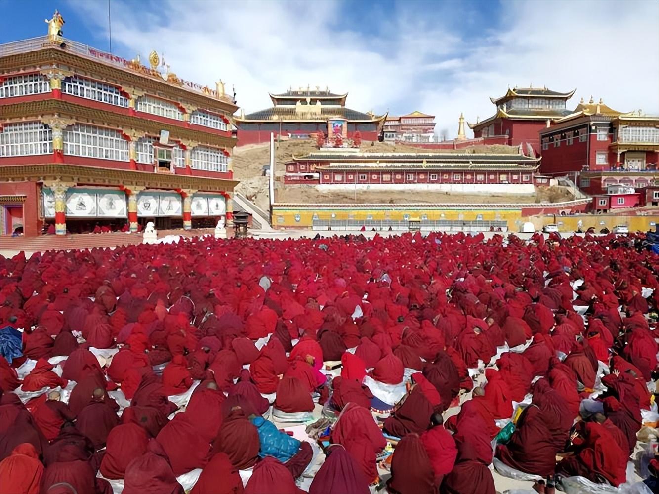 回顾亚青寺:有2万女性在此修行,天黑后必须遵守一条"死规定"