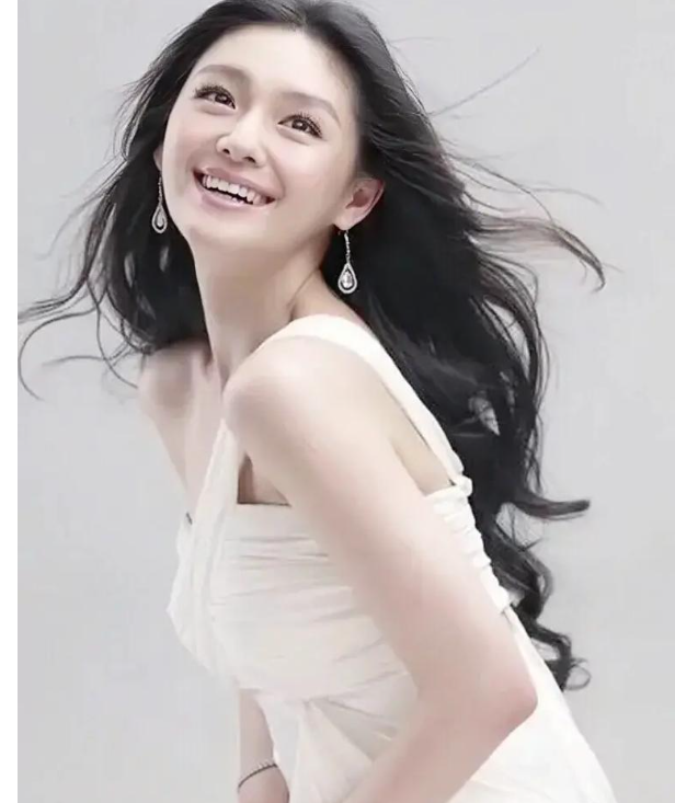 大s新动态,突然换社交头像,亲吻孩子的合照,暗示汪回头!