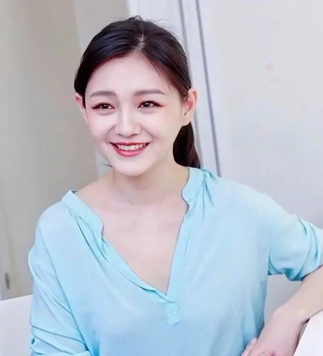 大s新动态,突然换社交头像,亲吻孩子的合照,暗示汪回头!