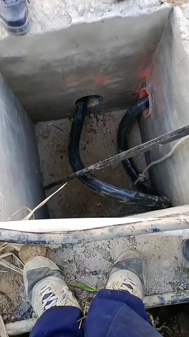 150平方电缆井内人工牵引,这波操作我打满分