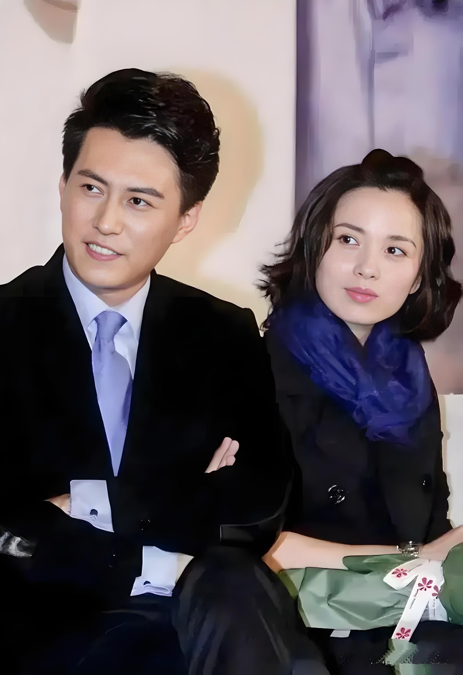 靳东的妻子李佳也是一位才华