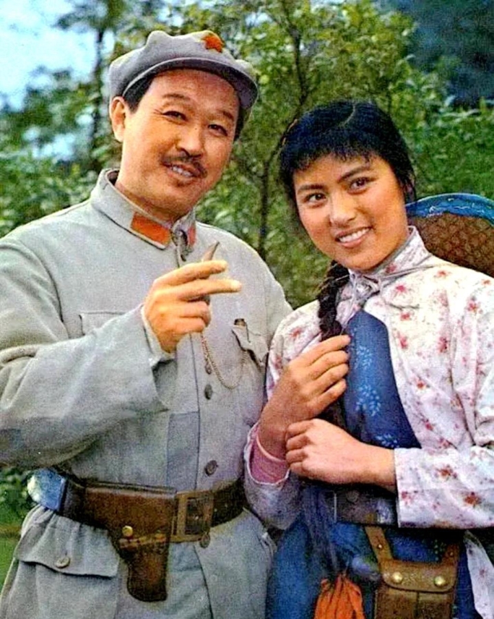 《月亮湾的笑声》兰花顾玉琴20年后重返上影演员剧团