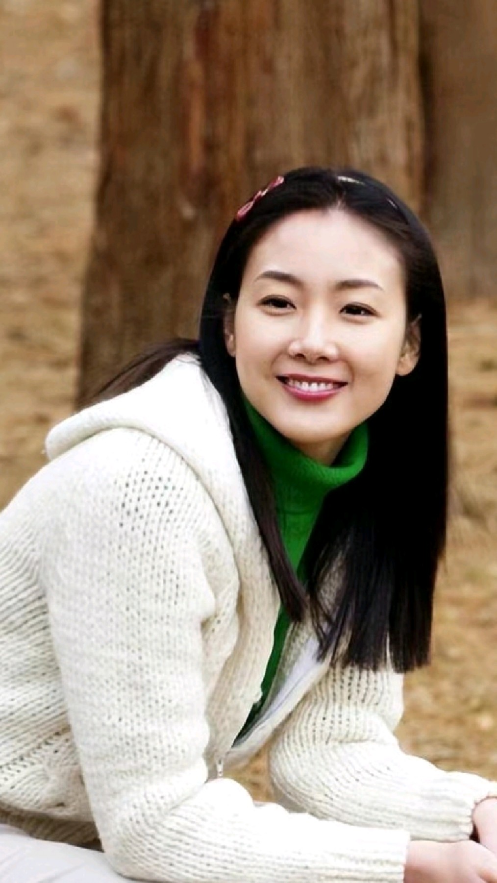 崔智友笑起来时的样子貌若天仙,而她哭起来时也是楚楚可怜