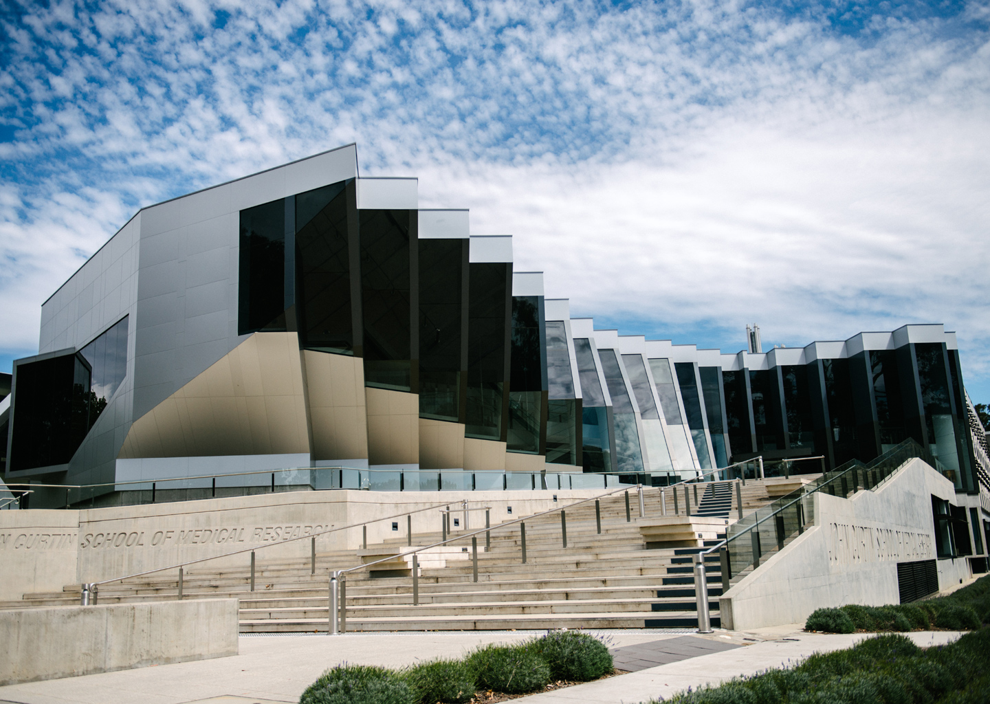 国际本科靠谱么?正规的国际本科有何优势,更适合哪些学生?