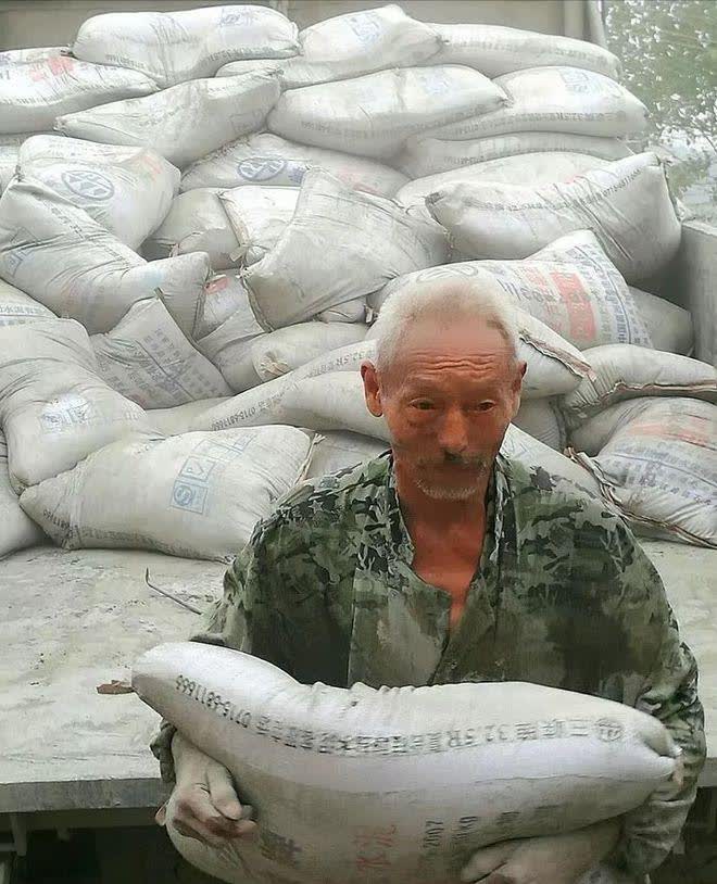 水泥工老头把校花=水泥工老头把校花电子书