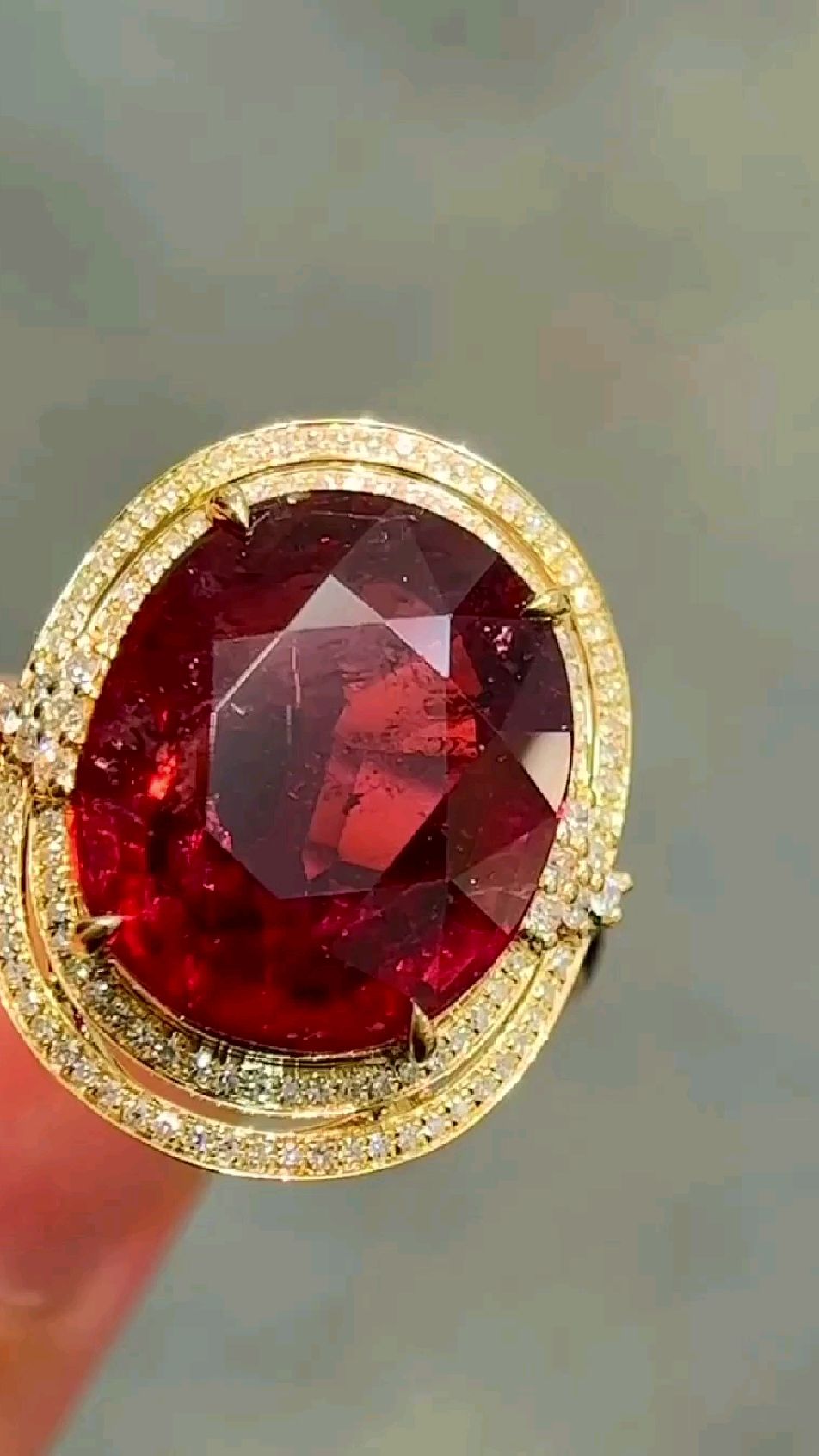 红碧玺戒指,碧玺11.20ct,18k重金镶嵌,高级简约