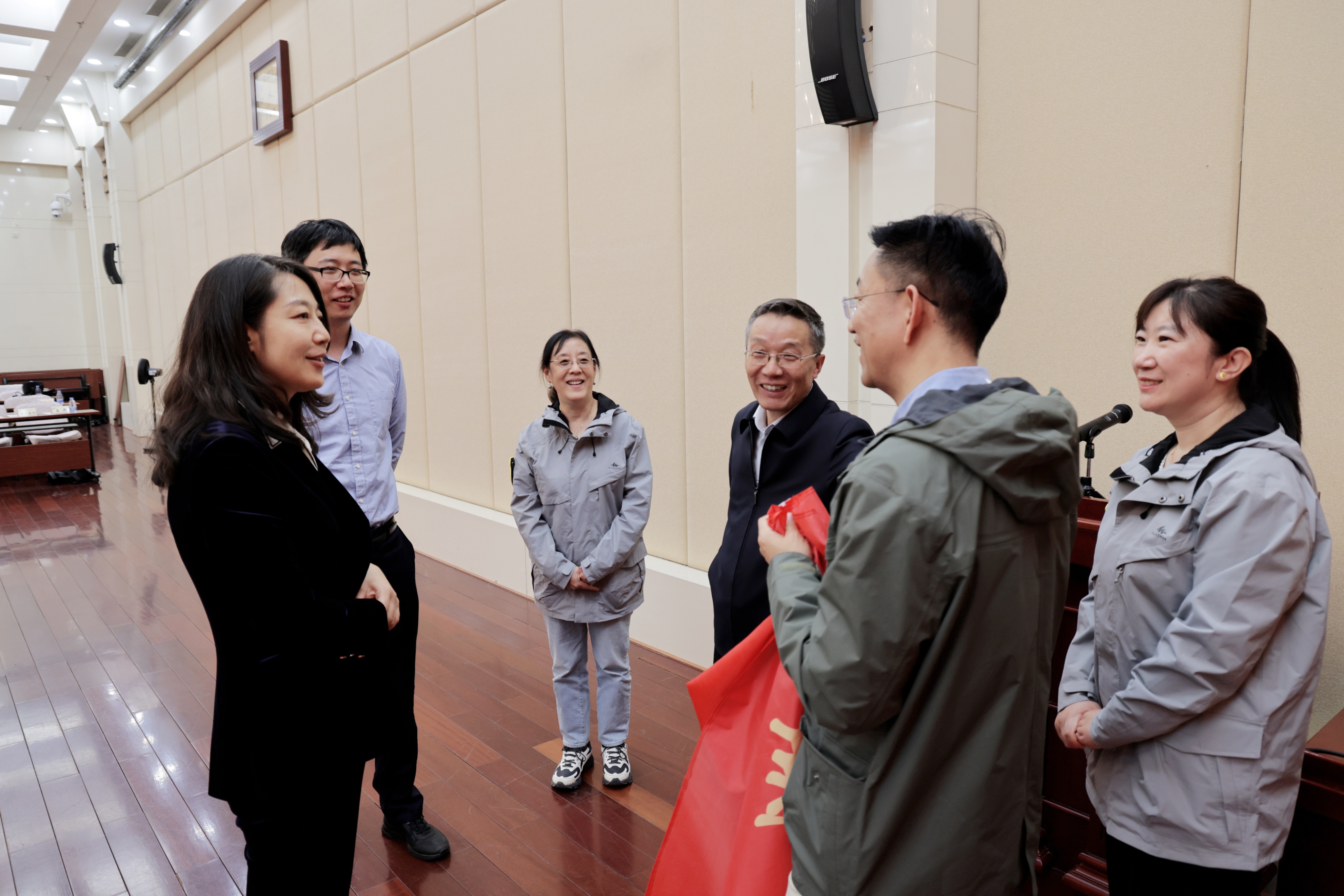 關于北京中醫醫院、護士全程協助陪同黃牛專業運作住院，解決您排隊的煩惱的信息