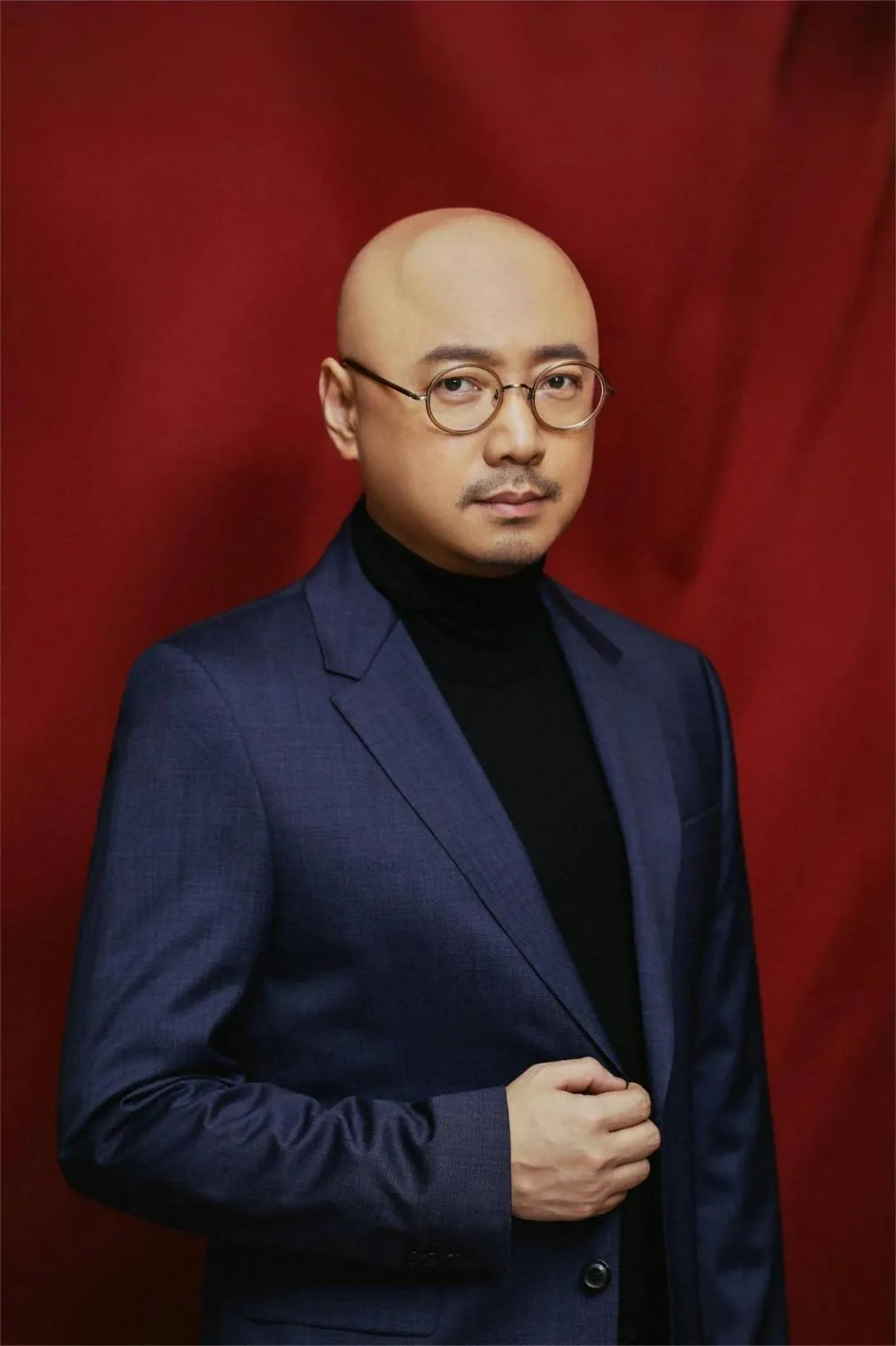 徐峥将徐朗这个角色演绎得十分生动,从一开始的功利心十足到后来的