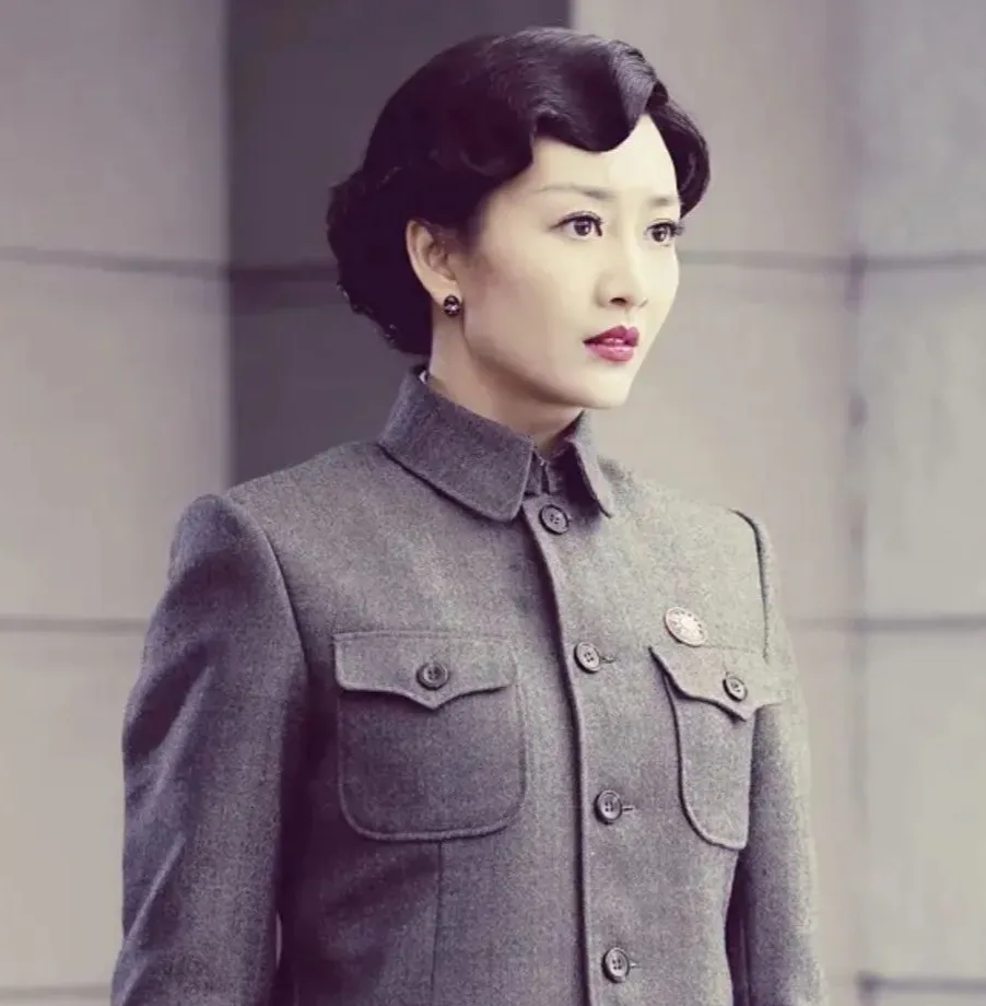 王鸥两次爆火,都是因为杨幂,一次因为跟她前夫半夜"对剧本"