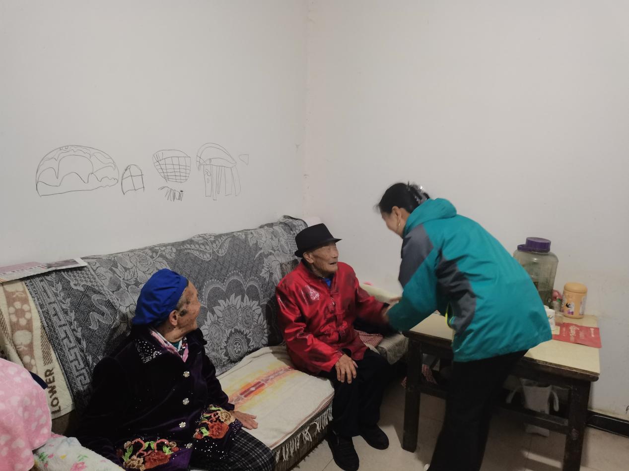 麒麟区荷花塘社区开展重阳节主题活动