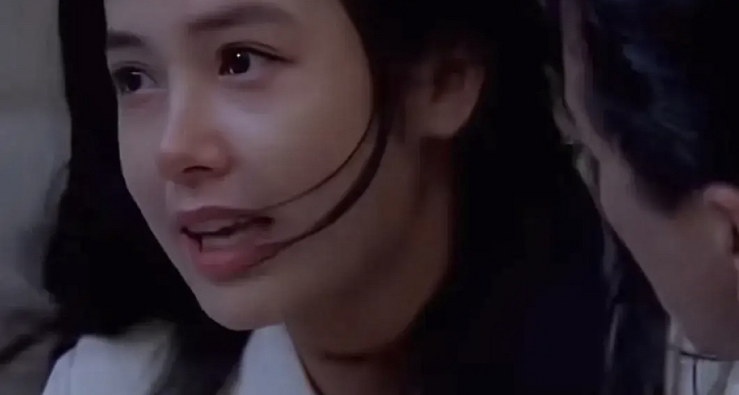 今天偶然看到蒋雯丽年轻时的照片,真的被惊艳到了