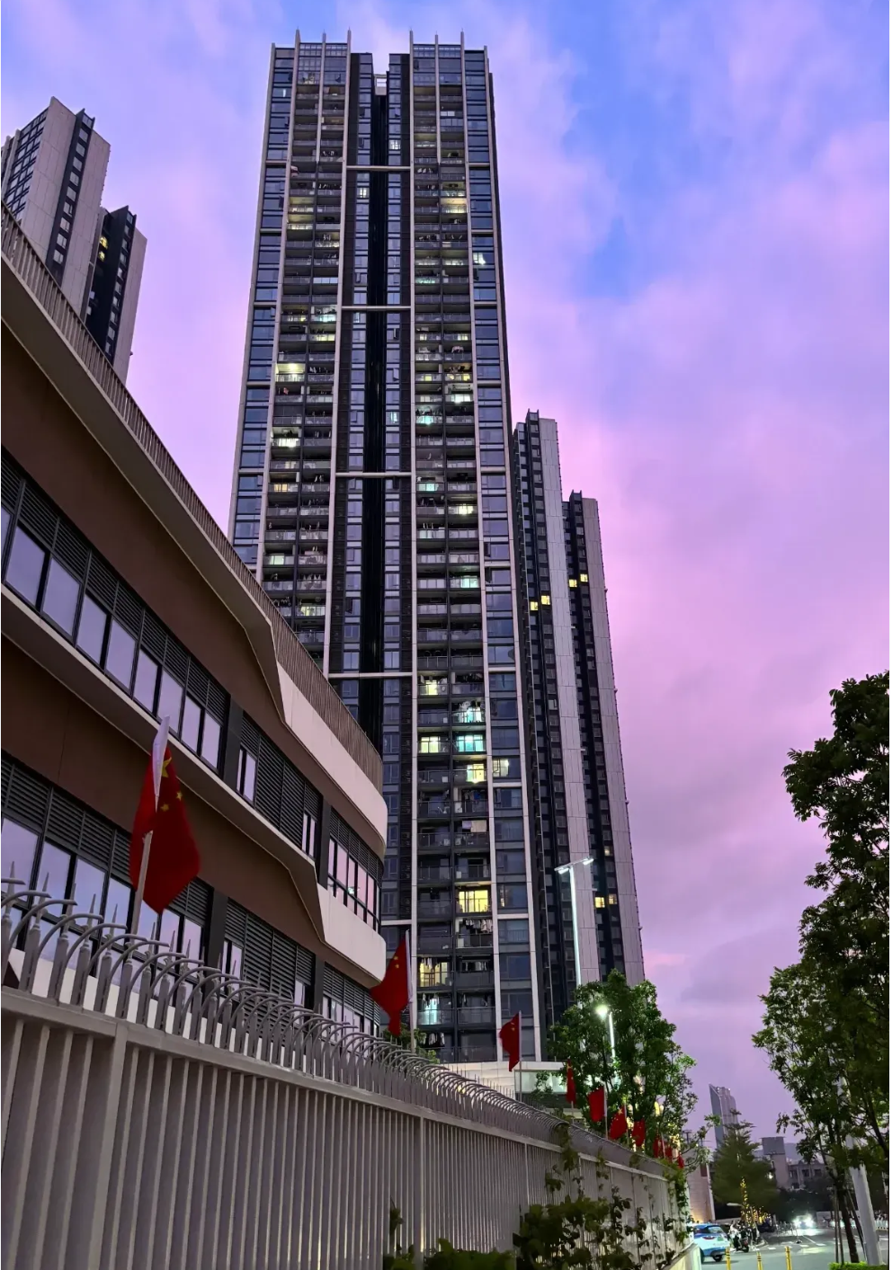 国庆放假,儿子第一次带女朋友回家,我和老伴商量