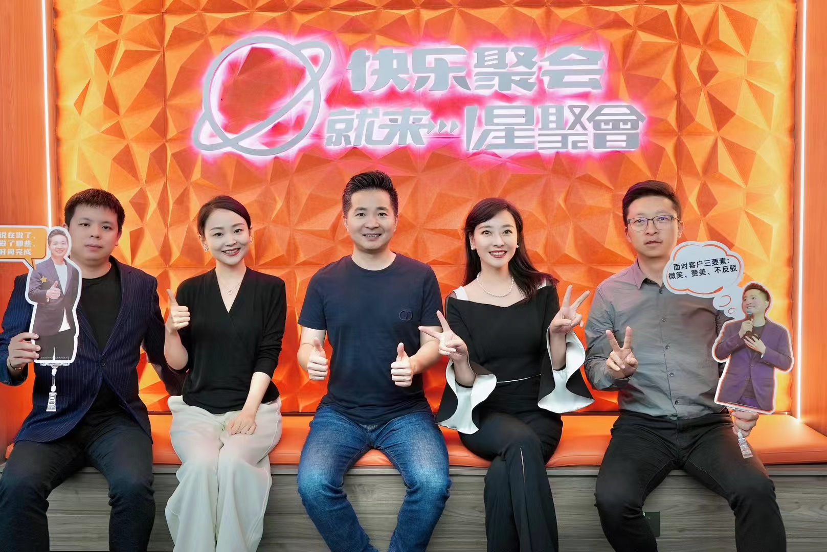 在高效的两小时里,我借位录制了一条自己