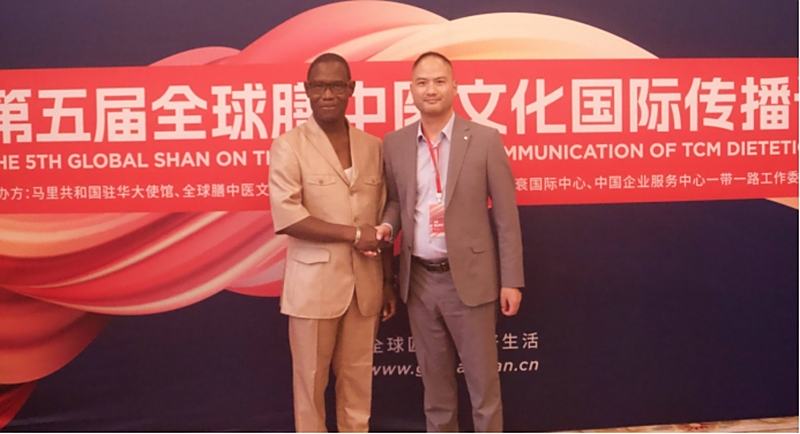 黎万硅：无痛刮痧技艺与非遗平乐正骨的传承者