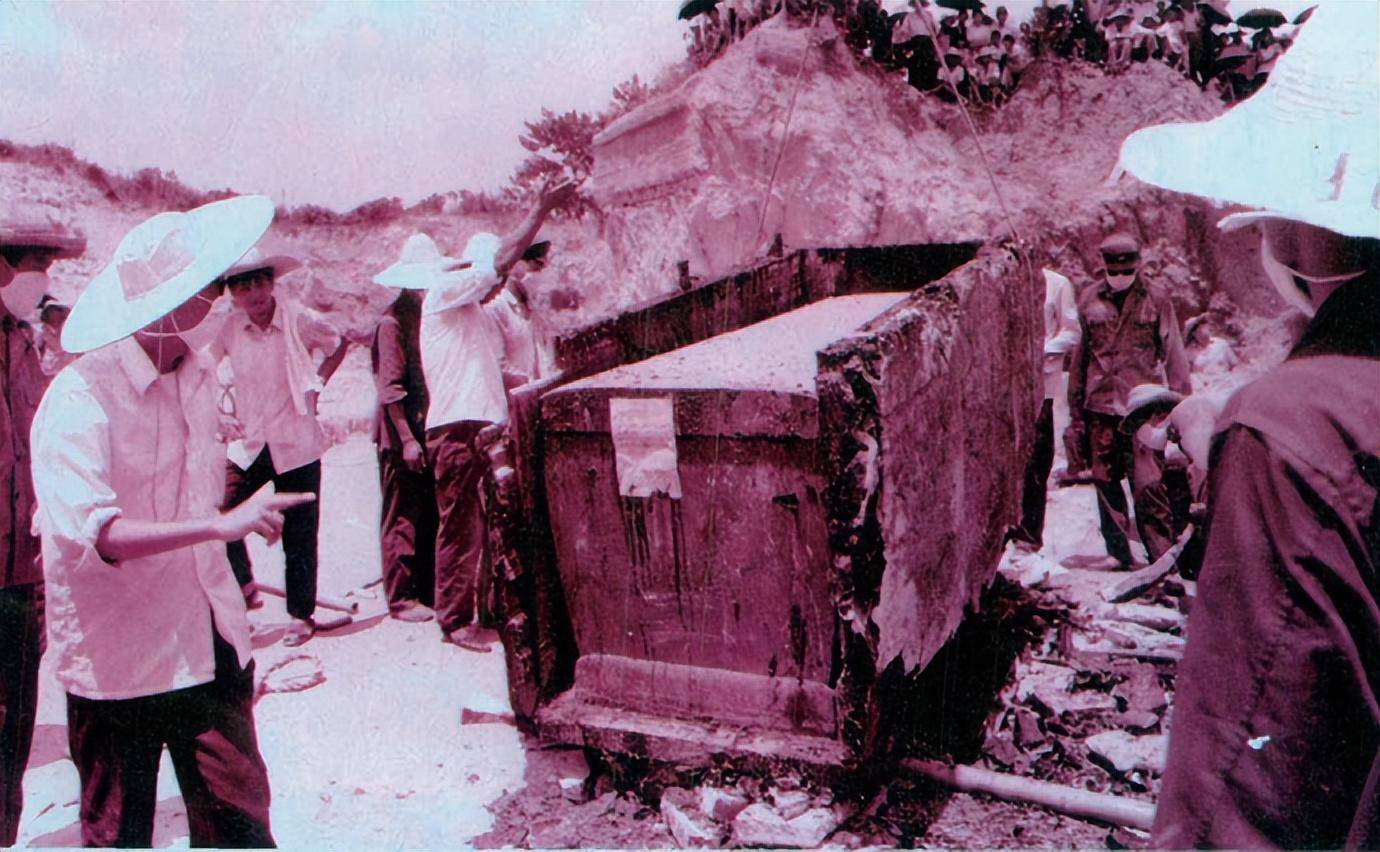 原本平常的福州茶园山施工现场,竟意外挖出一座沉睡了 800 多年的南宋