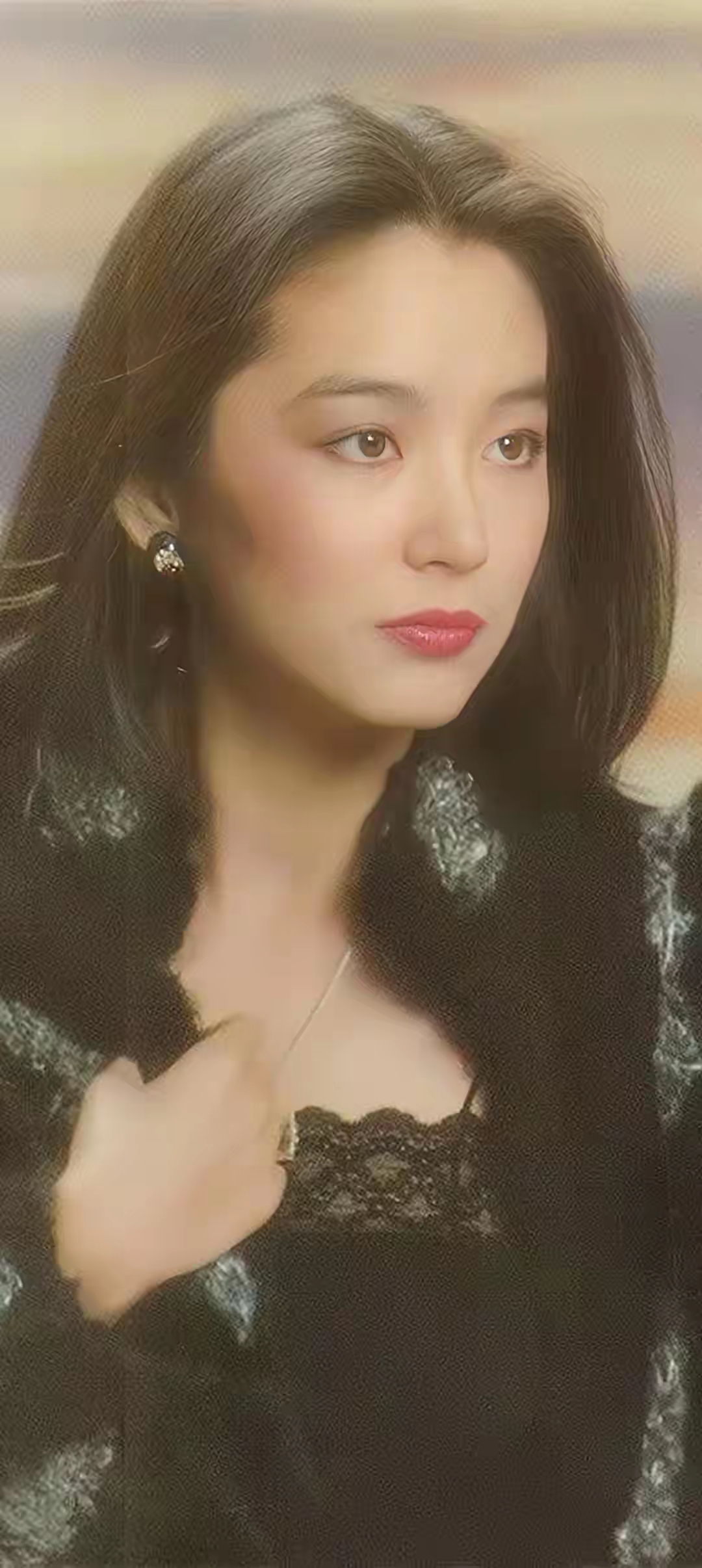 找到了一些林青霞早年的照片,分享给大家!