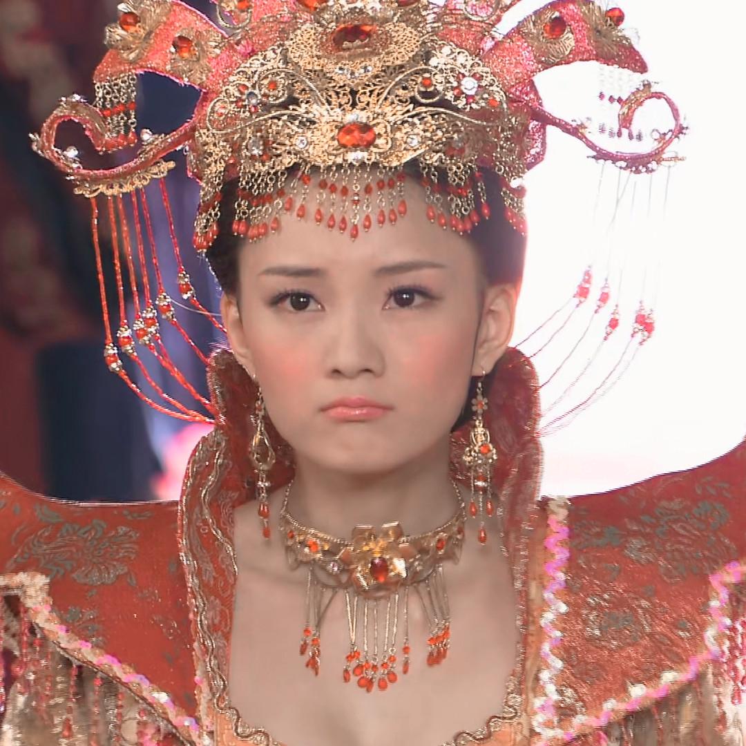 从"国民初恋"沦落到卖货柜姐,39岁仍居无定所,为何还让人羡慕 馨子