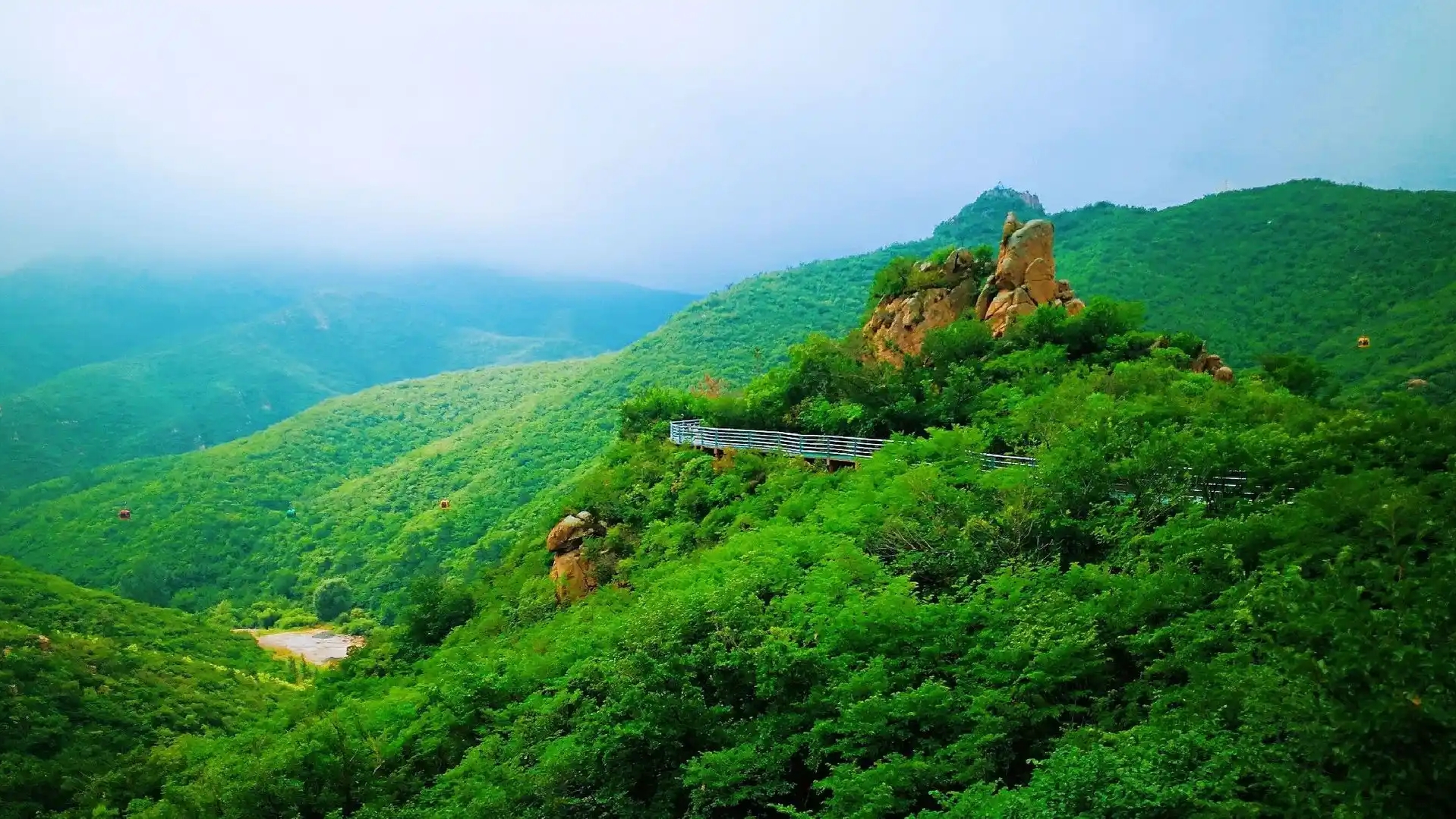 大黑山国家森林公园,自然风光优美独特,适合徒步或缆车游玩