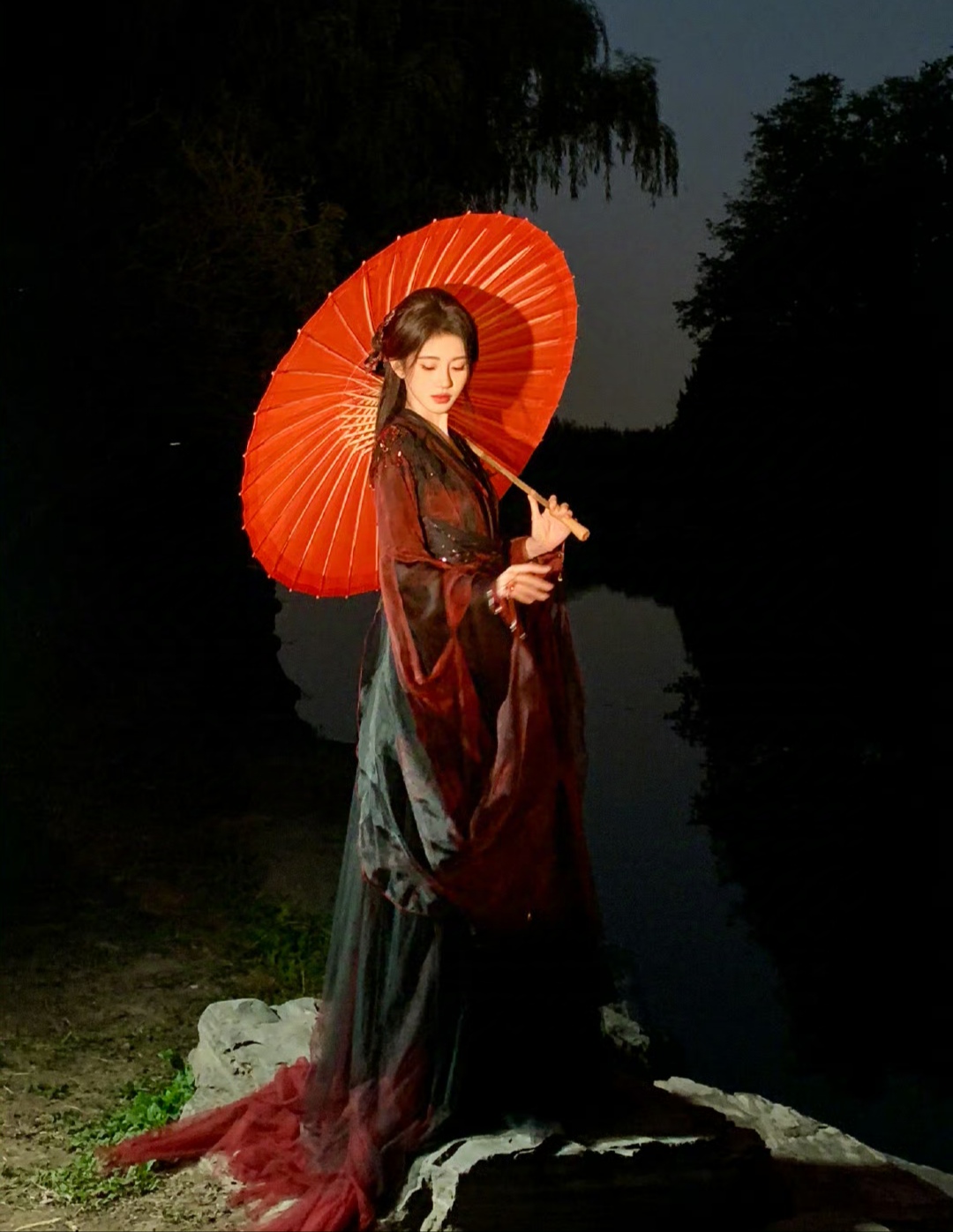 古典优雅温柔似水的鞠婧祎貌若桃花眉清目秀窈窕淑女娉婷秀雅不
