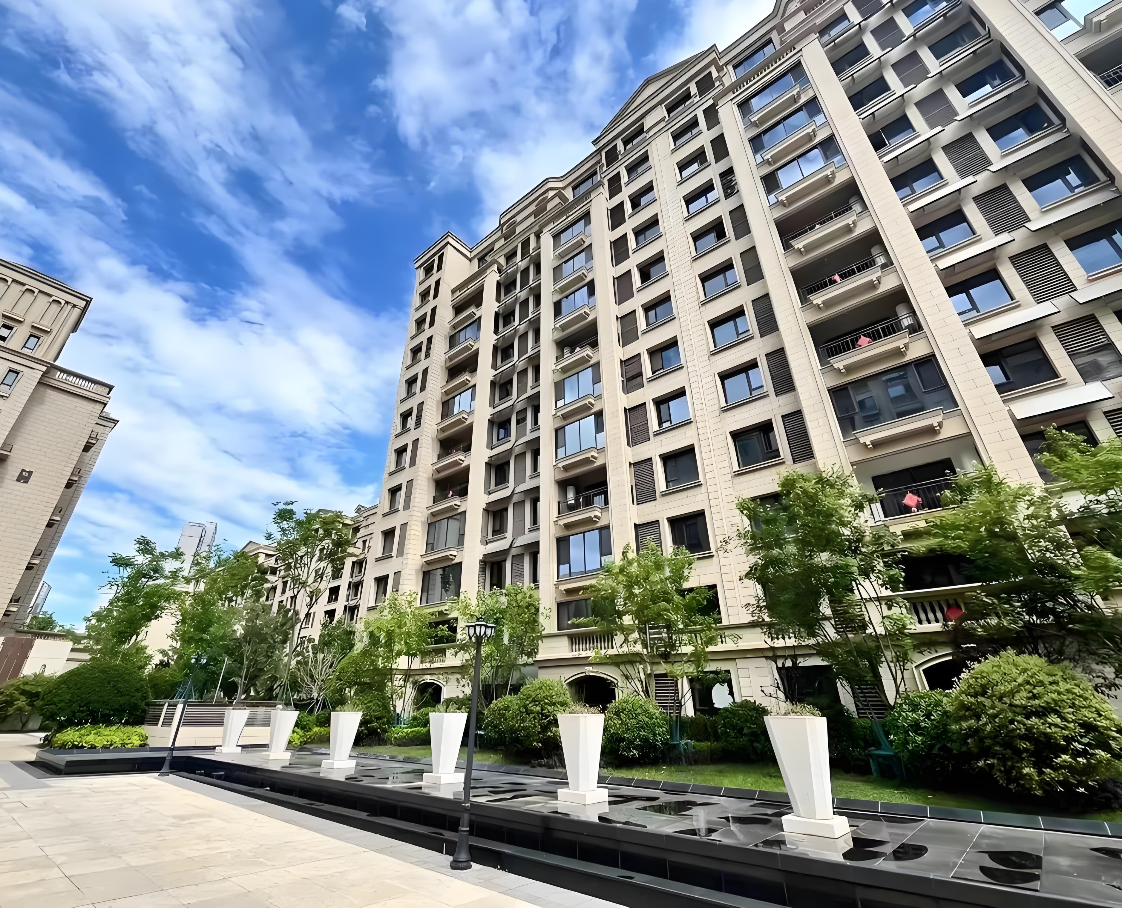 我最近买房子急需用钱,昨天去找了我亲姐借 18 万