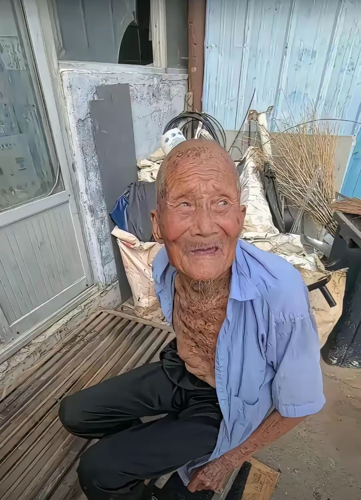 有一天,孙媳妇问爷爷:"爷爷,你有什么遗憾吗?"?
