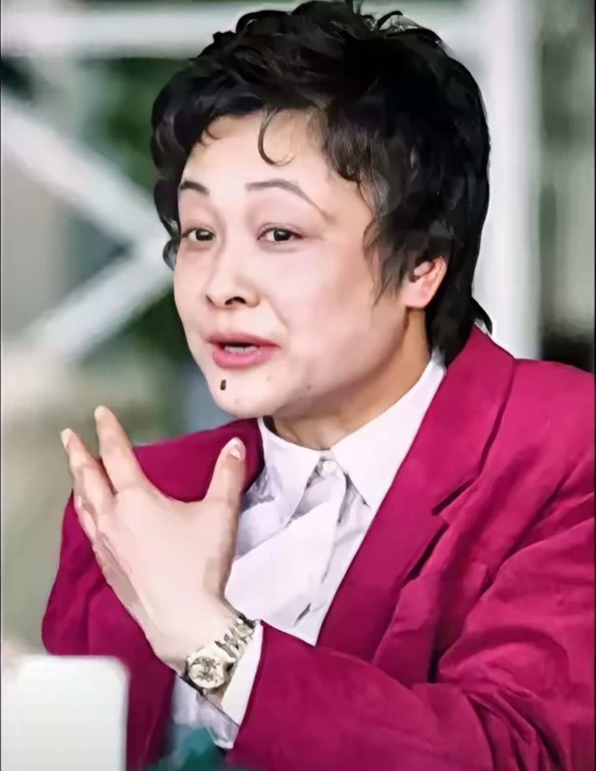 今年59岁,和日籍丈夫小山英之结婚后一直无儿无女,离异20