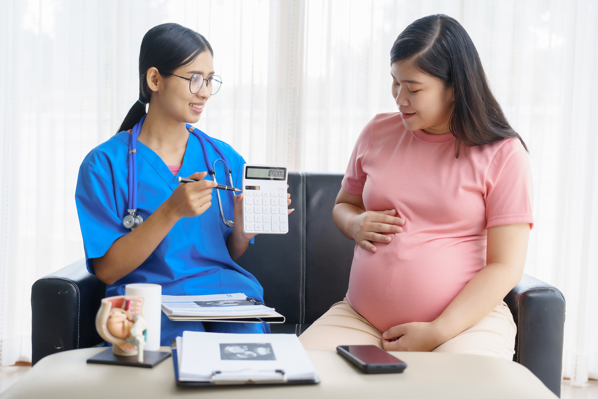 同事生理周期不规律,怀孕后,产检医生告诉了她预产期,是在2025年春节