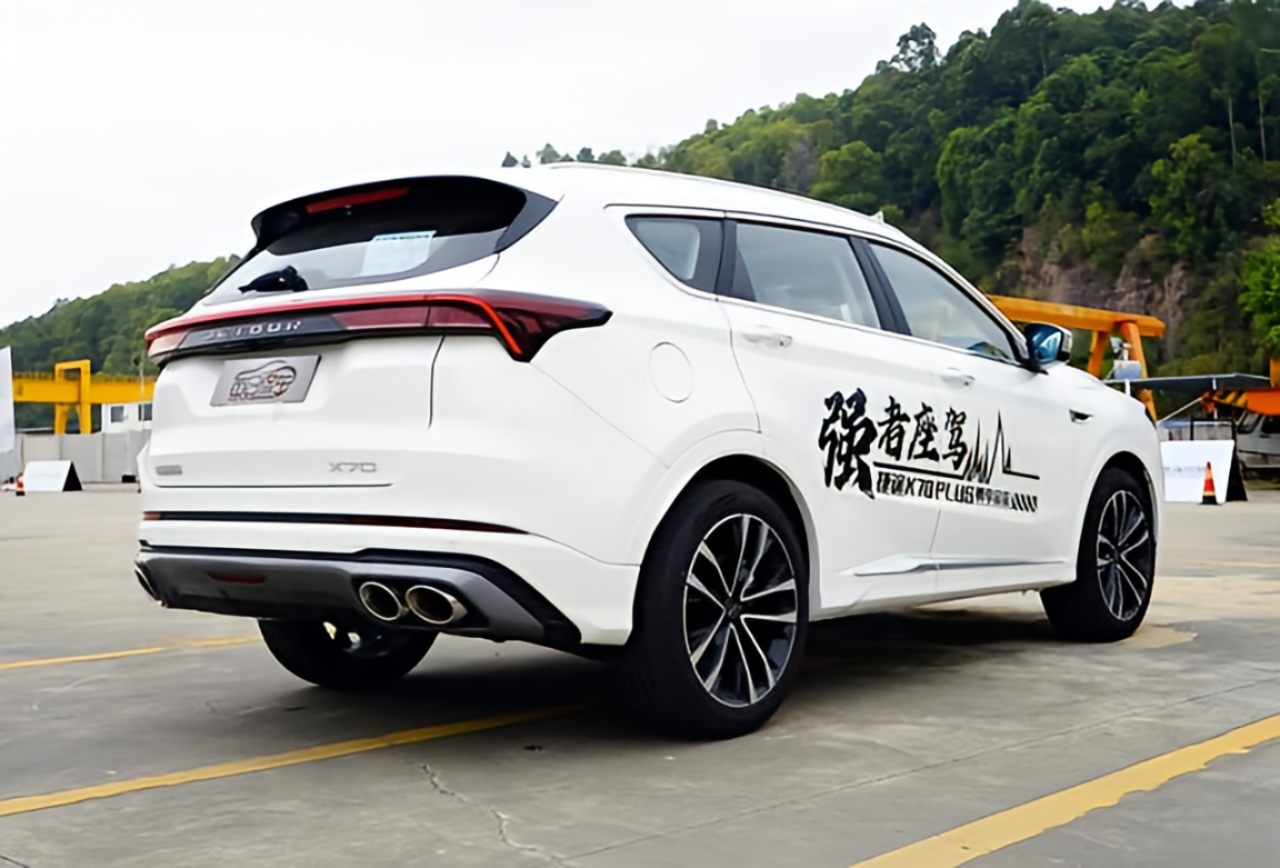捷途x70 plus主观动态评价:抛开设计争议,驾乘都很稳