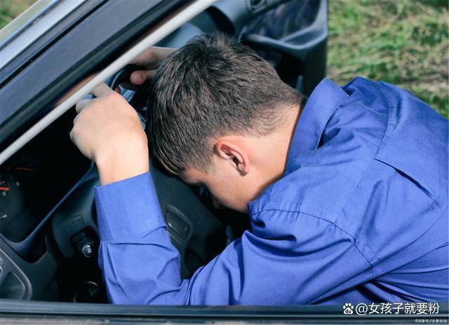 "跑高速犯困"别喝红牛,想开车更加安全,建议用这方法"止困"