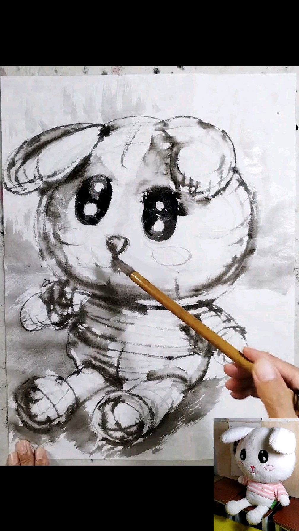 毛笔水墨结构素描《兔子毛绒玩具》写生