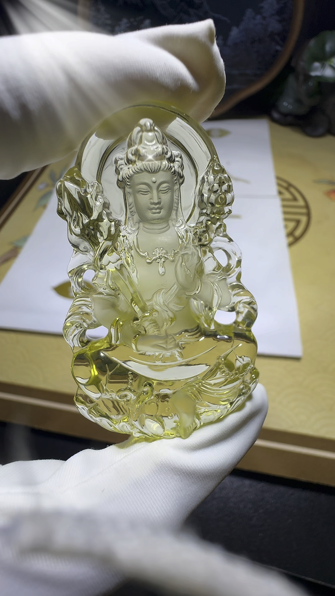天然黄水晶雕刻的一尊虚空藏菩萨#天然水晶#手工雕刻