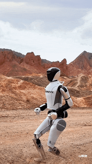 星动star1重走丝绸之路,人形机器人展现地表最强性能