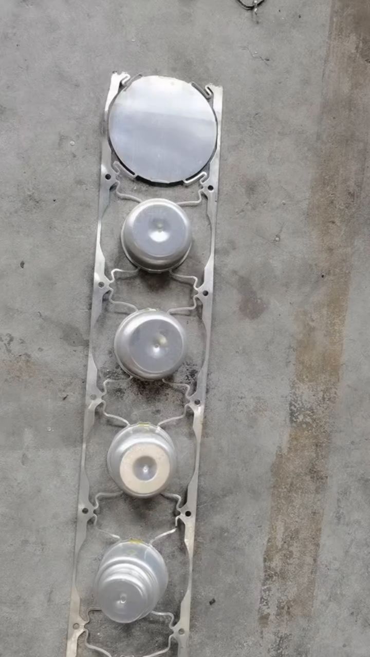 五金冲压拉伸料带分享